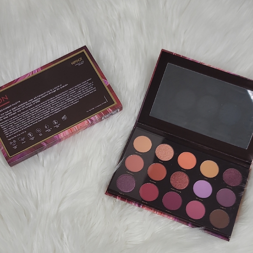 HIPDOT ColorStay Eyeshadow Palette - Rich Brown, Gold, and Purple Hues